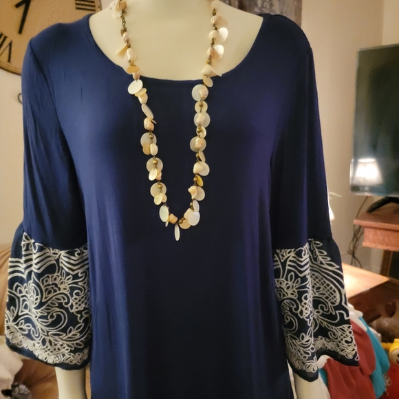 Top - Picture 2 of 5